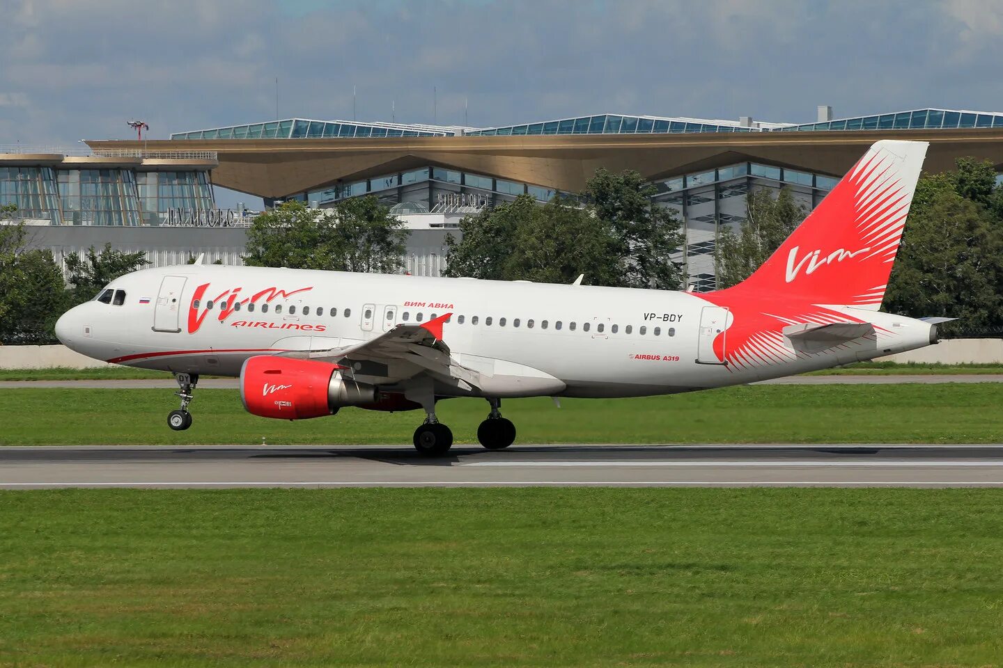 Вим авиа. Вим авиа самолеты. самолёт vim avia а319. vim airlines авиакомпания. вим авиа vp-bin.