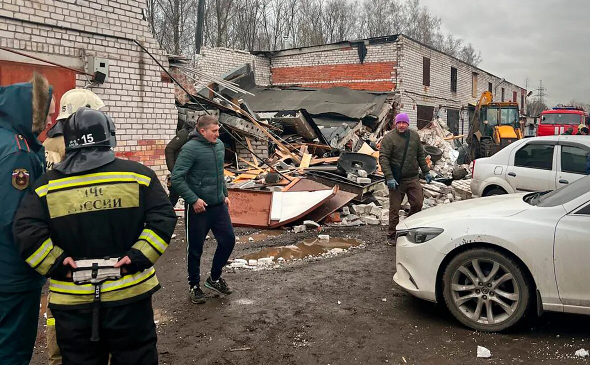 Вечер 13 04. Взрыв в Климовске 13.04.2022. Взрыв газового баллона в гаражах.