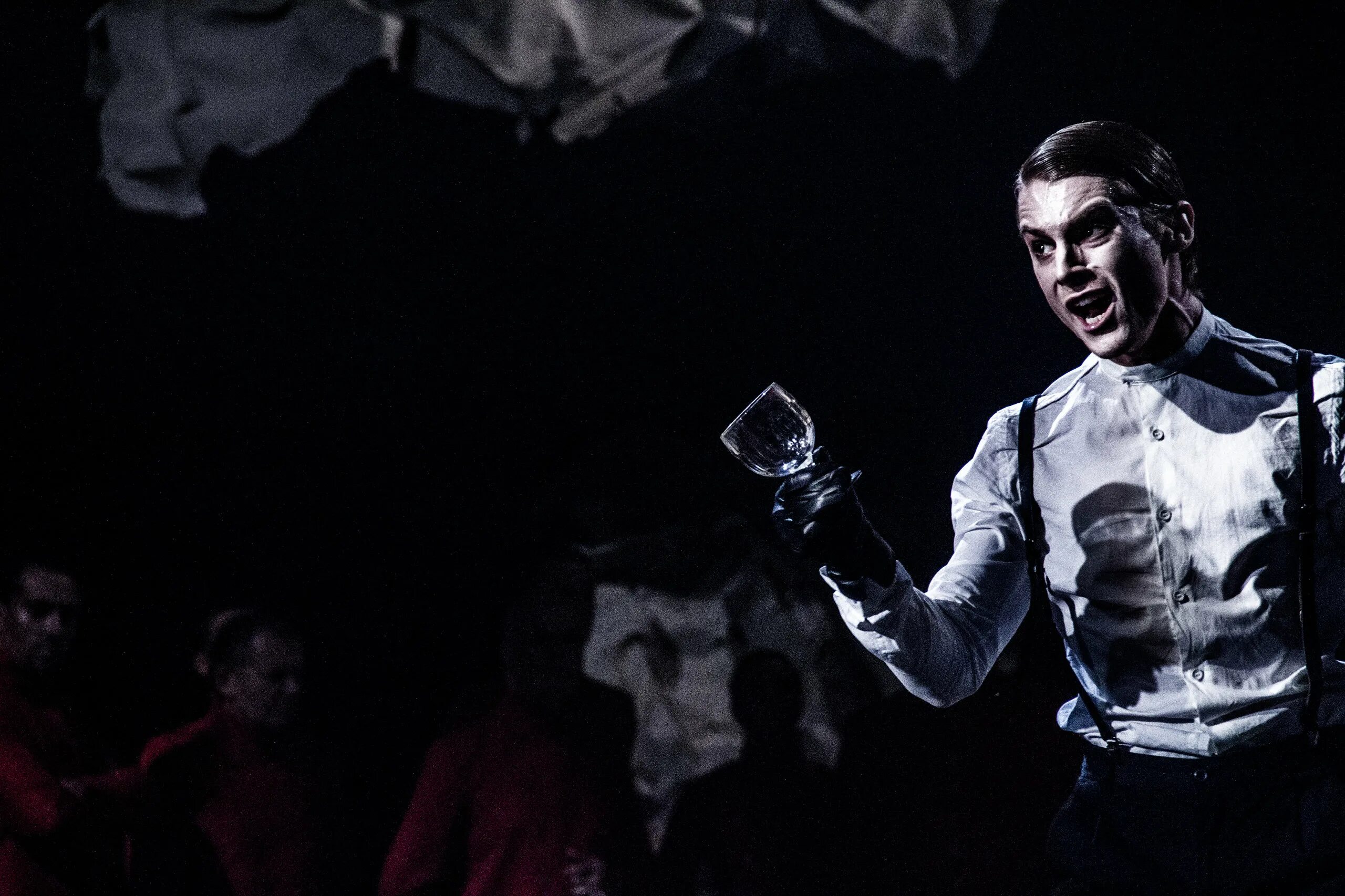 Ксения раппопорт дама пик. Дама пик отзывы. Пиковая дама лунгин. Иван янковский в фильме дама пик. Дама пик постер.