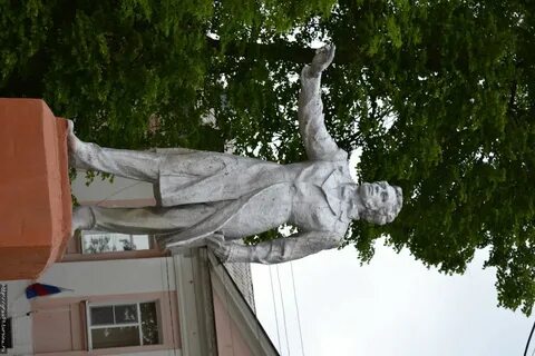 Памятники первомайском