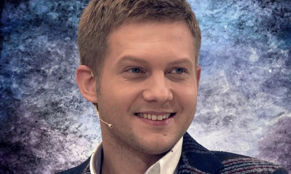 Ведущие свя щеннмки на канале спас. Монастырский кухня максима сырникова. Телеканал спас монастырская кухня максим сырников. Борис корчевников 2022. Ведущий канала культура.