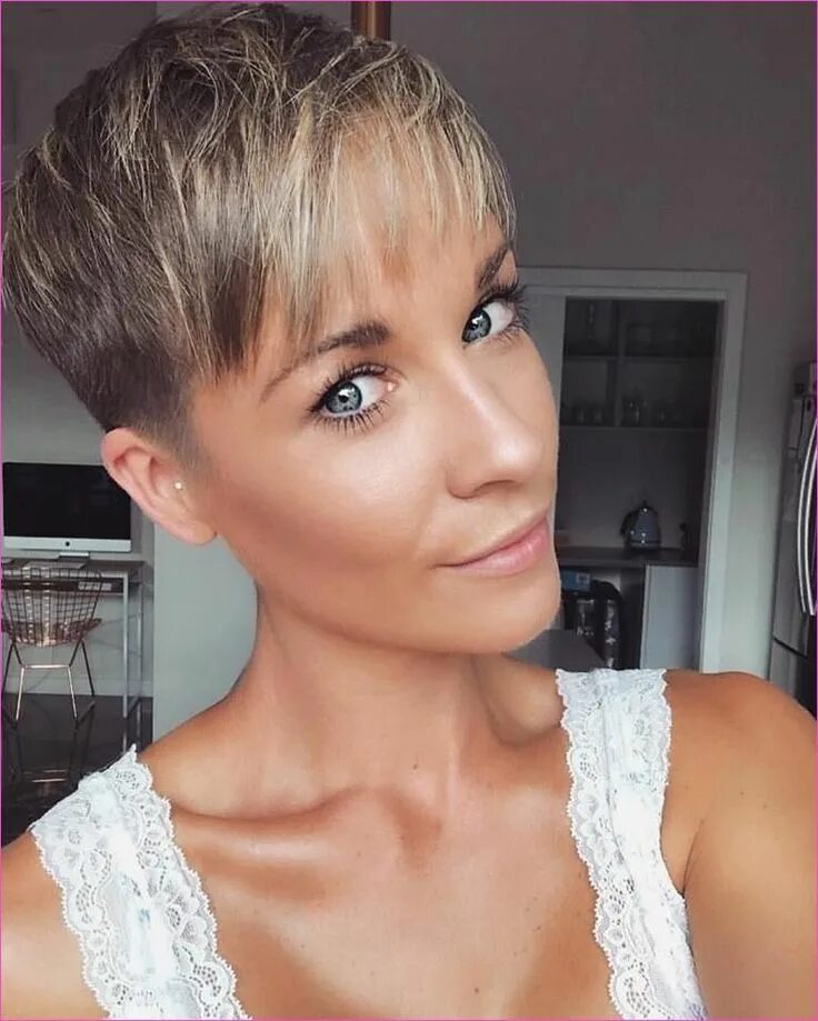 Les plus jolis modèles de coupes courtes tendance en 2025 - Elle Hair styles 201