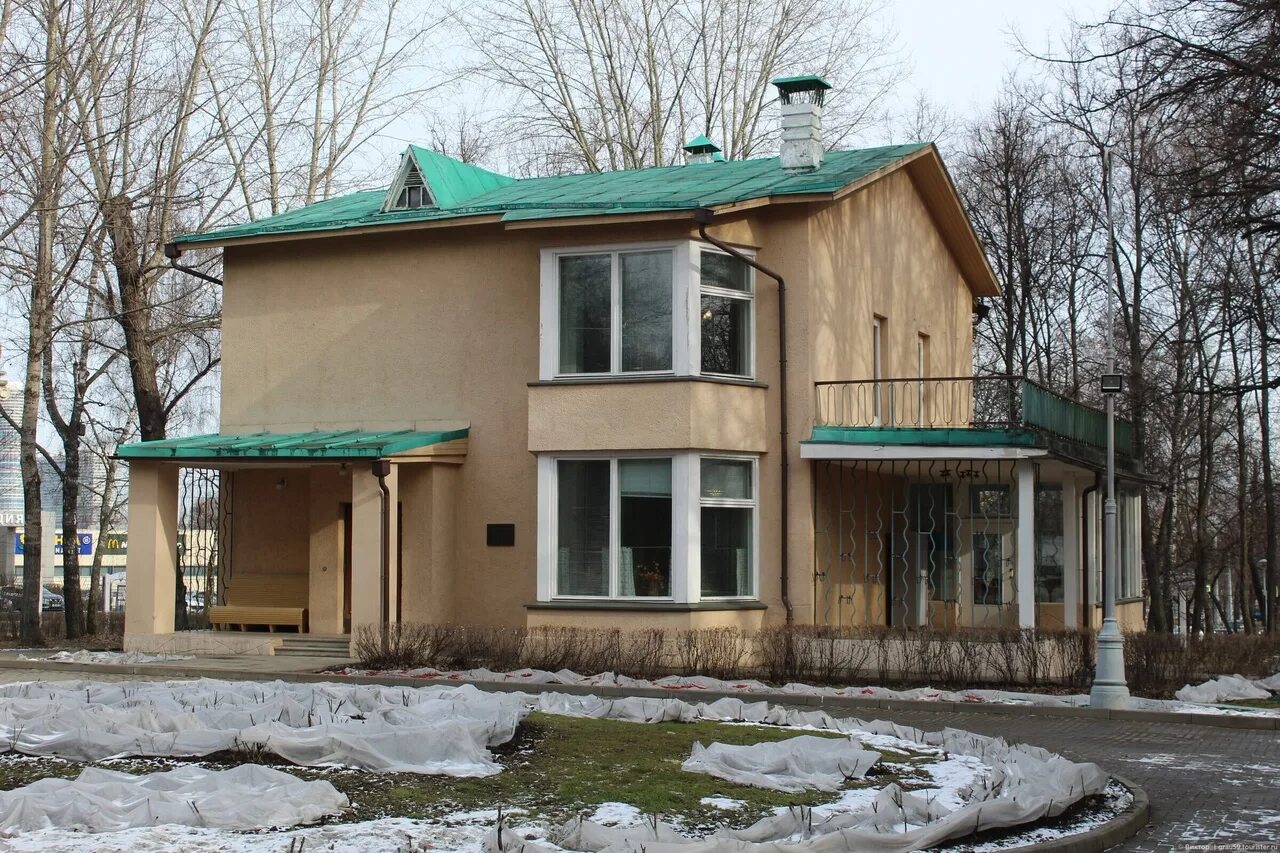 Где живет королев. Сергей королев дом в житомире. Королёв сергей павлович дом музей. П. Где живет королев.