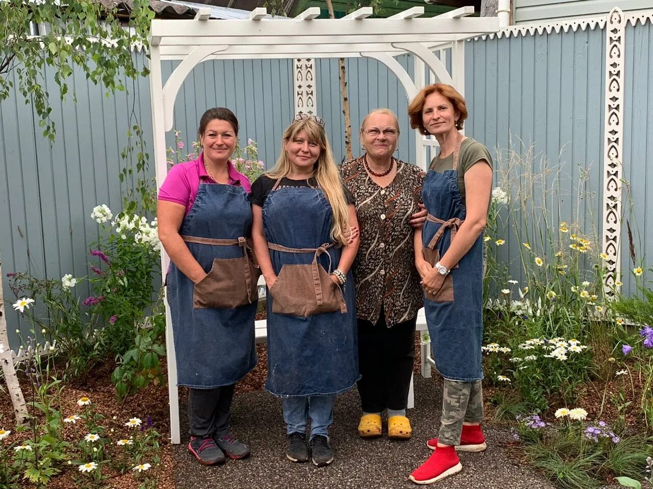 между городом и дачей ютуб семейный