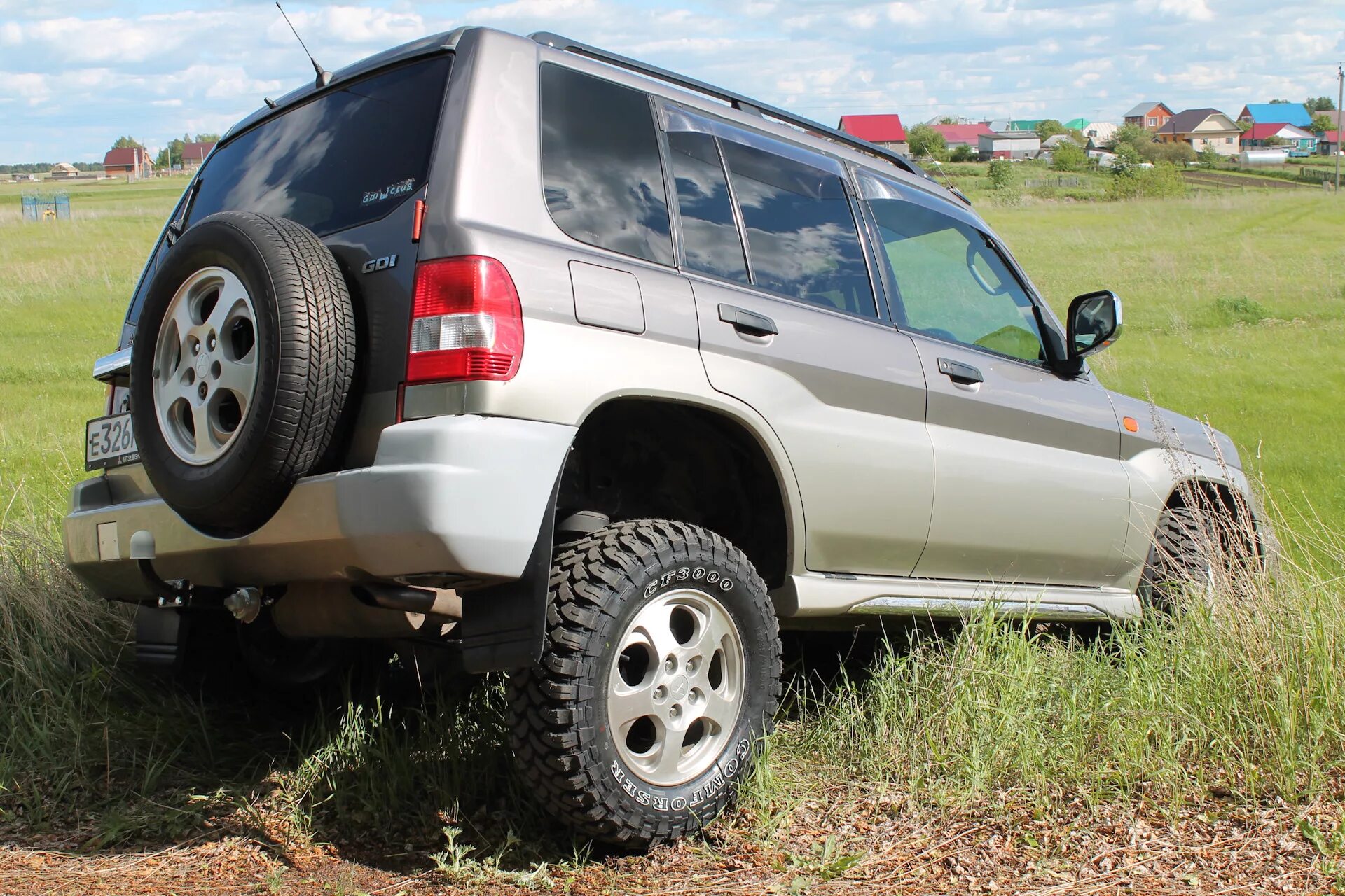 Mitsubishi Pajero io. Мицубиси Паджеро ио 1.8. Паджеро Пинин 235/70/16. Mitsubishi Паджеро Пинин колеса. Mitsubishi pajero шины