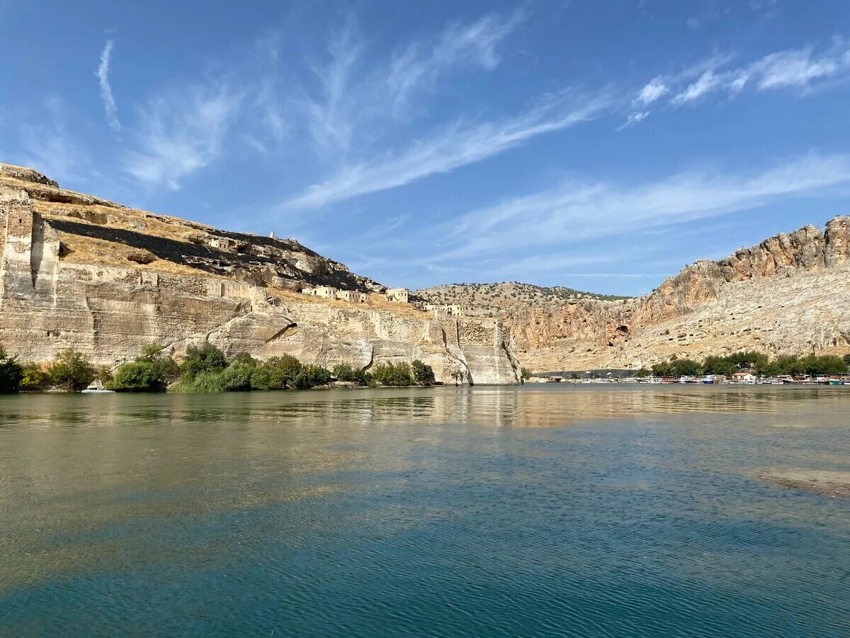 Река Евфрат Халфети. Плотина на реке Евфрат. Река Евфрат Турция. Река Евфрат 2022. Река тигр в египте