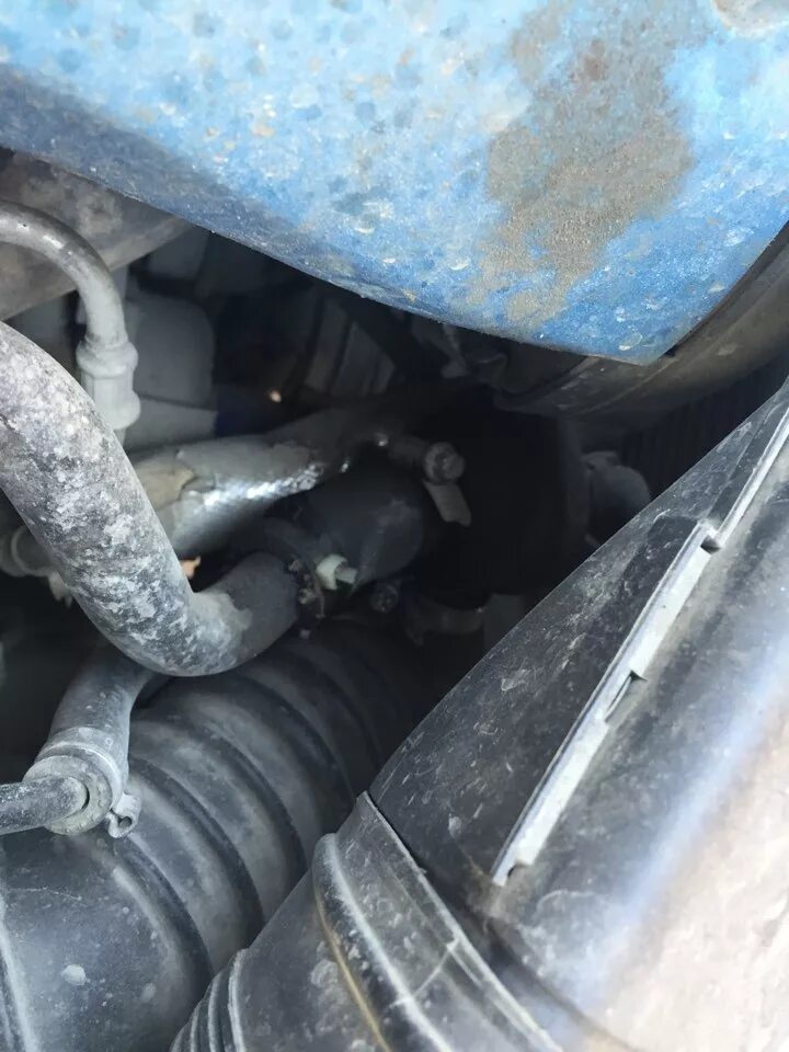 Выдавило масло из щупа. Выдавило масло из щупа. Масло выкидывает через щуп 2108. Выдавило масло через щуп. Давануло масло с двигателя.