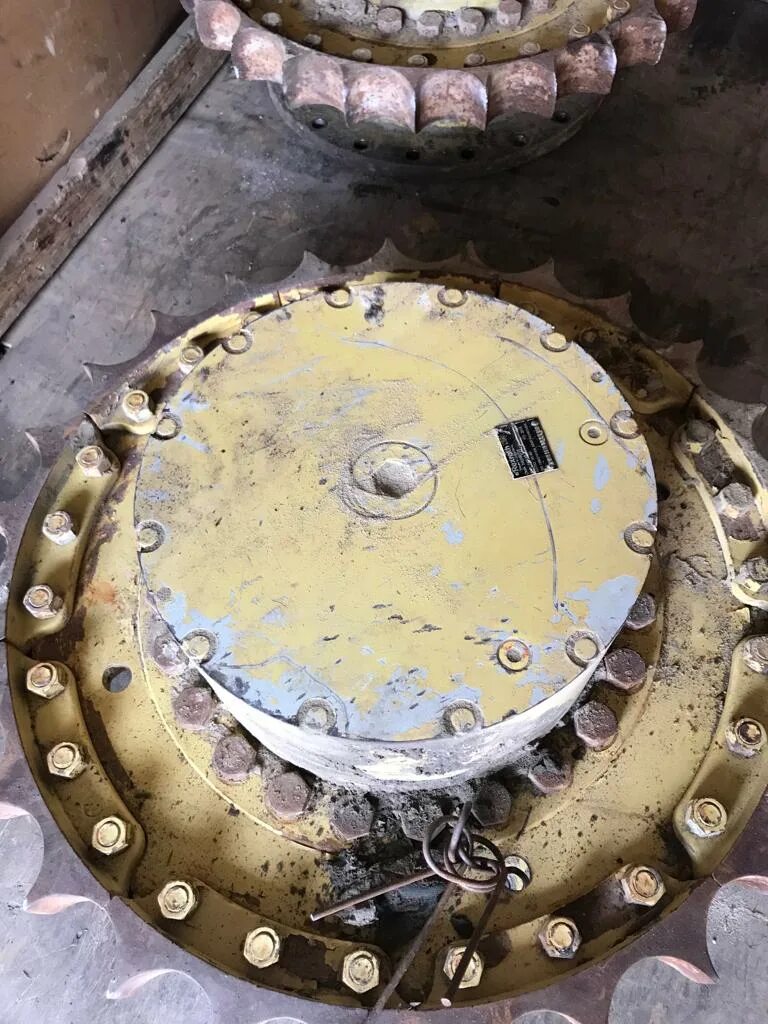 Шестерня двойная т-170. Бортовая бульдозер т170. Планетарный бортовой редуктор fl936. Редуктор бульдозера. Редуктор бульдозера.