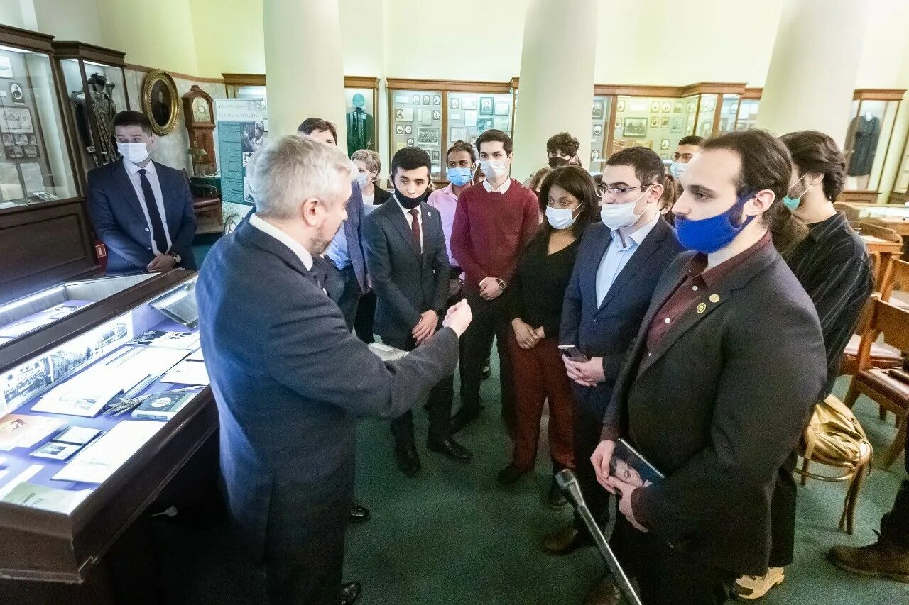 Институт международных отношений примаков. Институт международных отношений примаков. Институт экономики российской академии наук. Директор имэмо ран. Институт мировой экономики и международных отношений ран.