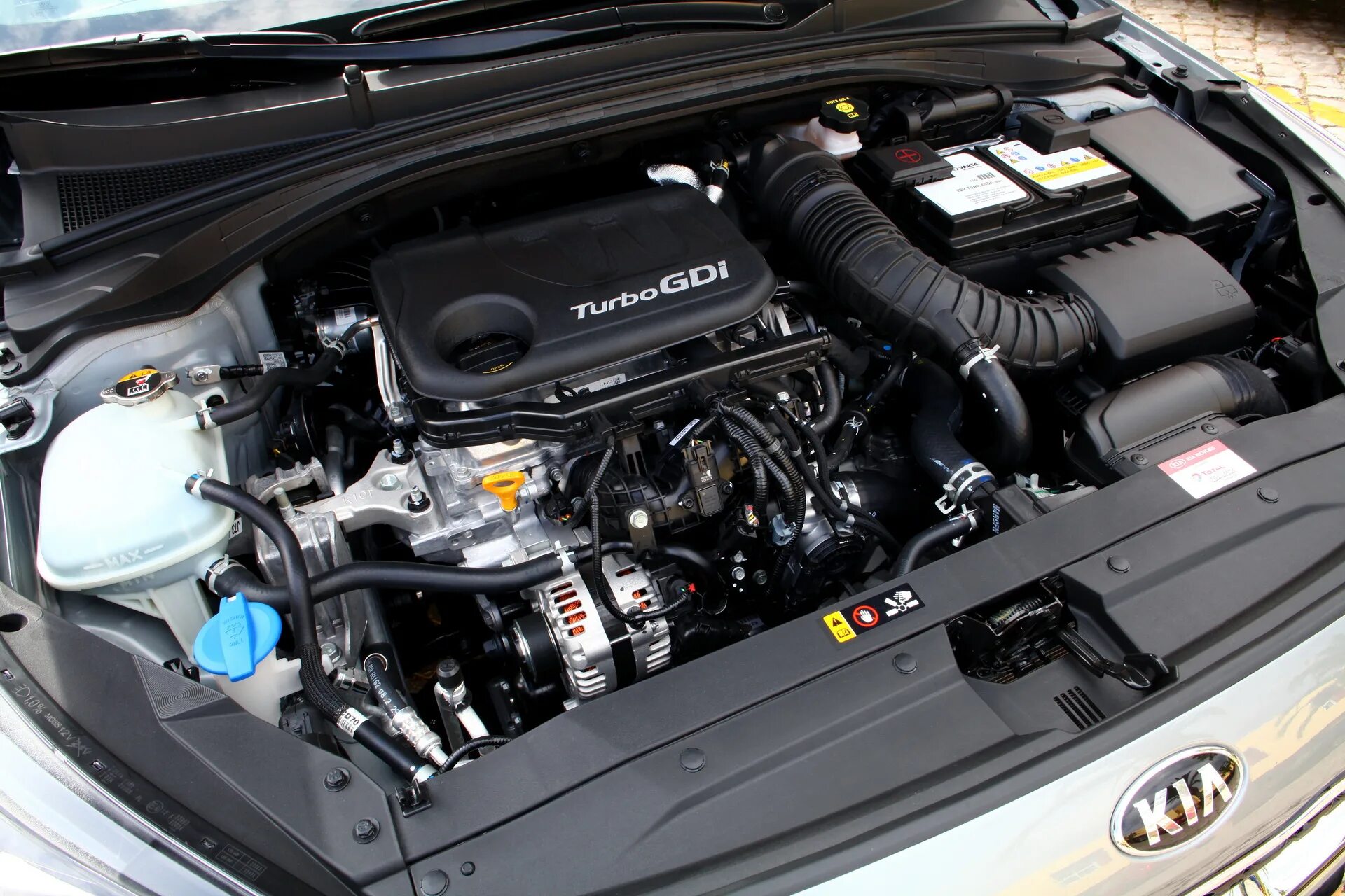 Двигатель нового сид. Kia Ceed 2013 под капотом. Kia Ceed GDI 1.6. Kia Ceed 2007 под капотом. Двигатель Kia Ceed 2013.