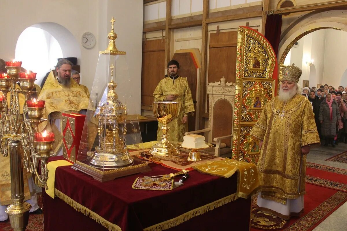 Богослужения в покровском храме село игумново. Собор василия блаженного в москве литургия. Литургия храм покрова. Литургия храм покрова. Раменский район село игумново храм игумен макарий.