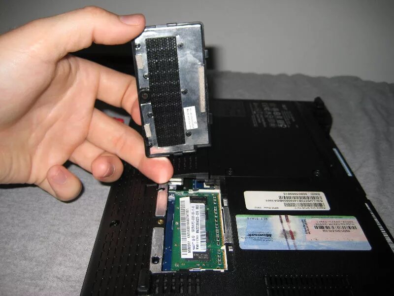 Жесткого диска aspire. Acer aspire one hdd. жесткий диск для нетбука ирбис. netbook acer 722 ram upgrade. асер аспире 5 жесткий диск.