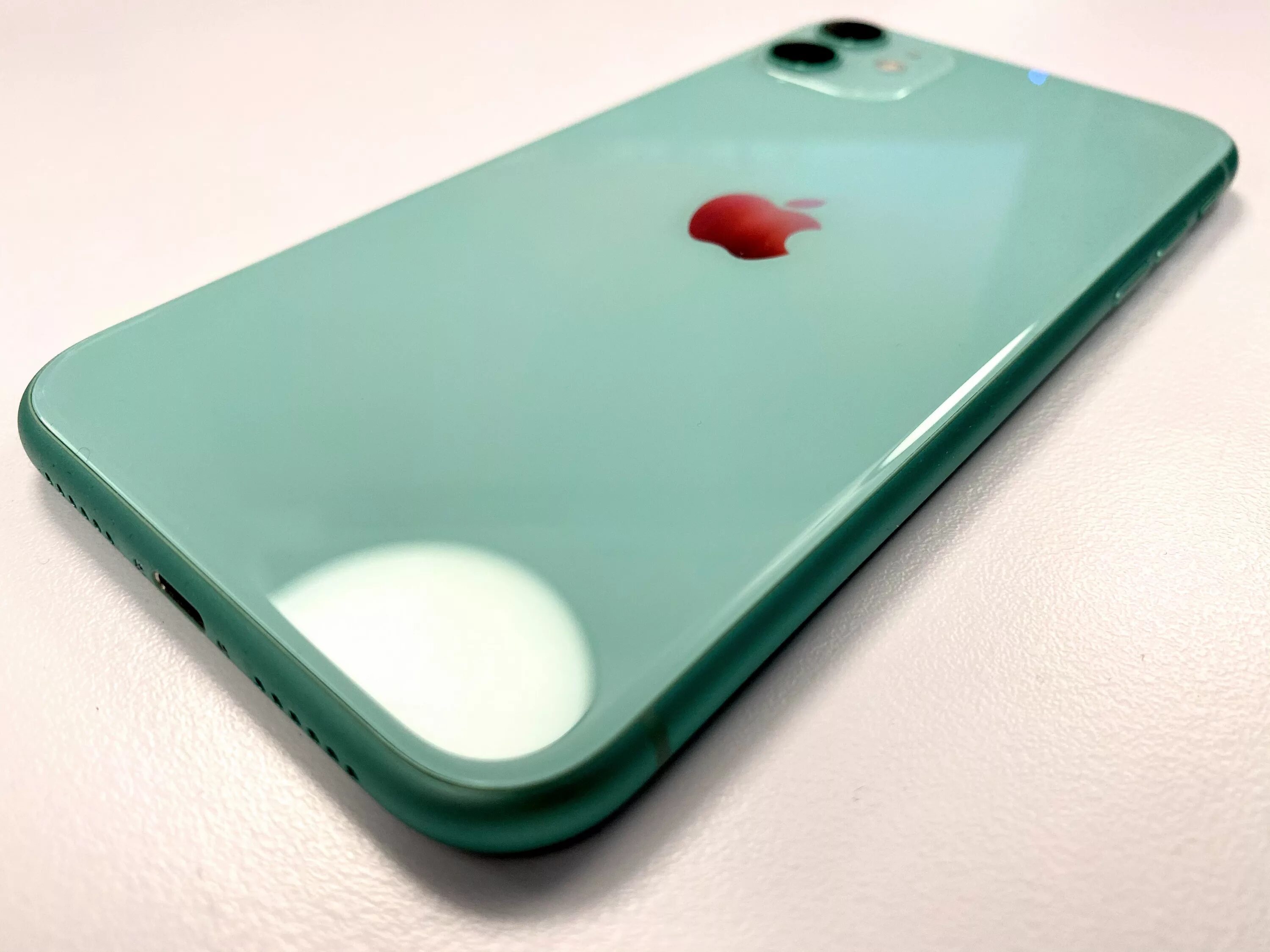 Айфон 11 ребенку. Iphone 11 64gb Green. Apple iphone 11 64гб зелёный. Apple iphone 12 64gb Green. Айфон 11 зелёный 128 ГБ.