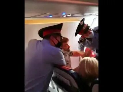 Устроила скандал в аэропорту