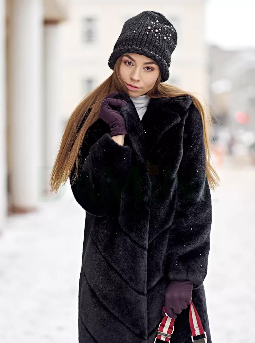 искусственные шубы под. белая шуба из искусственного меха. искусственная шуба под норку с капюшоном. искусственные шубы под. черная норковая шуба.