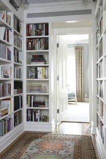 Узкий книжный