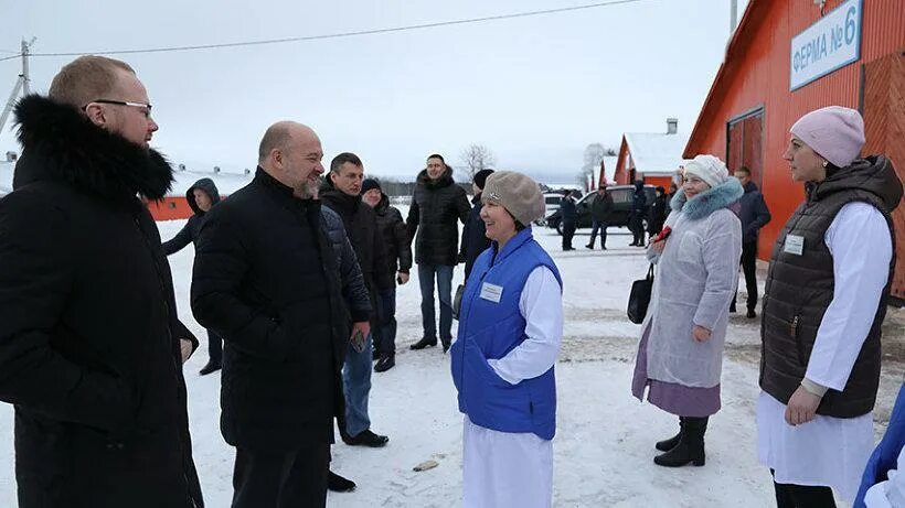 Погода на неделю в октябрьском устьянского. Депутат Устьянского района. ООО Ростово Устьянский район. Парад техники Устьянский район.