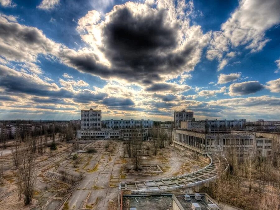 Город во франции припять. Припять. Чернобыль зона отчуждения ЧАЭС. Припять город атомщиков. Припять ЧАЭС.