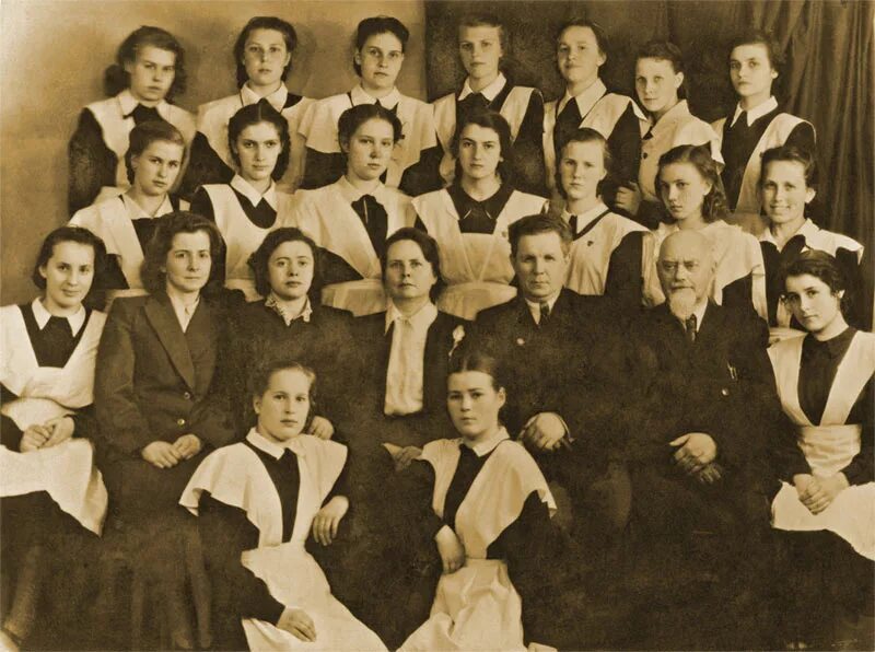 выпускники ухтымской школы. белинский педучилище 1985год. курдюкова галина николаевна мэи. выпуск школы 1952 года. кадомский швейный техникум выпуск 1973 год.