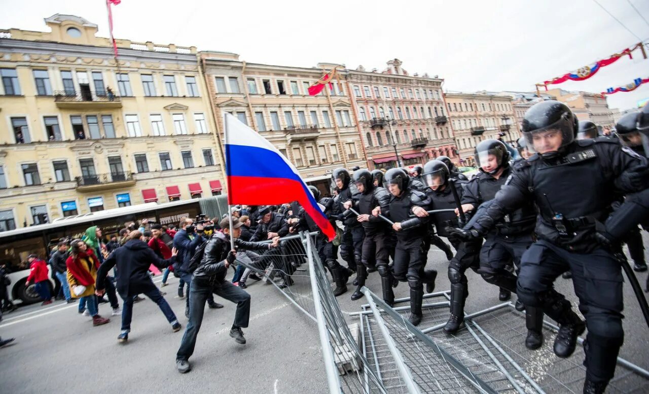 Митинги в петербурге сегодня. Протесты в Петербурге. Разгон демонстрации в Санкт Петербурге. Митинг в СПБ.