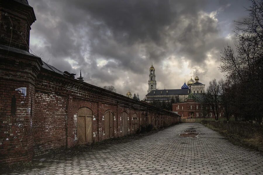 Исчезнувший русский город. Сергиев посад эстетика. сергиев посад пасмурно. пасмурный город. красивый провинциальный город.