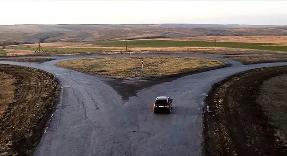 Где снимали бумер 1 в каком городе. Бумер зверево. бумер 2 город шахты. бумер 2 съемки шахты. бумер 2 в ростовской области.