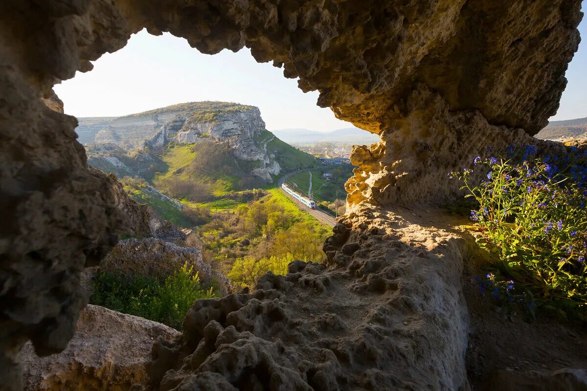 103 инкерман. Пещерный город Инкерман. Инкерман горы фото. Пейзажи Инкерман. Крым пейзажи дорога.