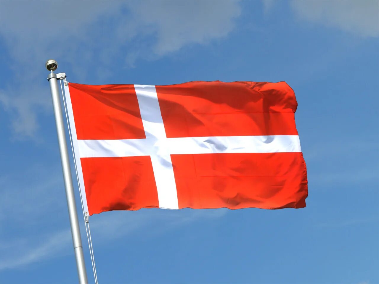 Как выглядит флаг дании. Флаг Дании. Флаг Дании 1219. Денмарк флаг. Датский Даннеброг.
