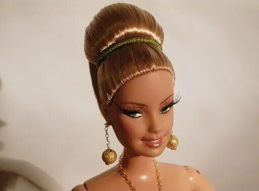 Pinch of Platinum Barbie, BC.com exclusive 2011 Barbie doll hairstyles, Barbie h