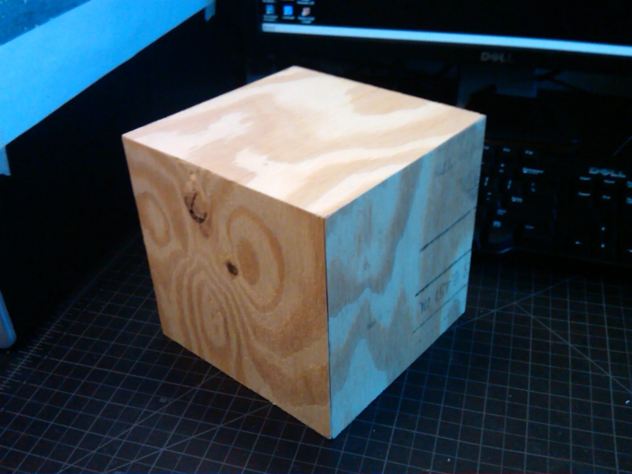 Часы куб дерево. 3d-пазл ugears сейф (safe). Куб 30 см. Кубик из фанеры. Кубик из фанеры.