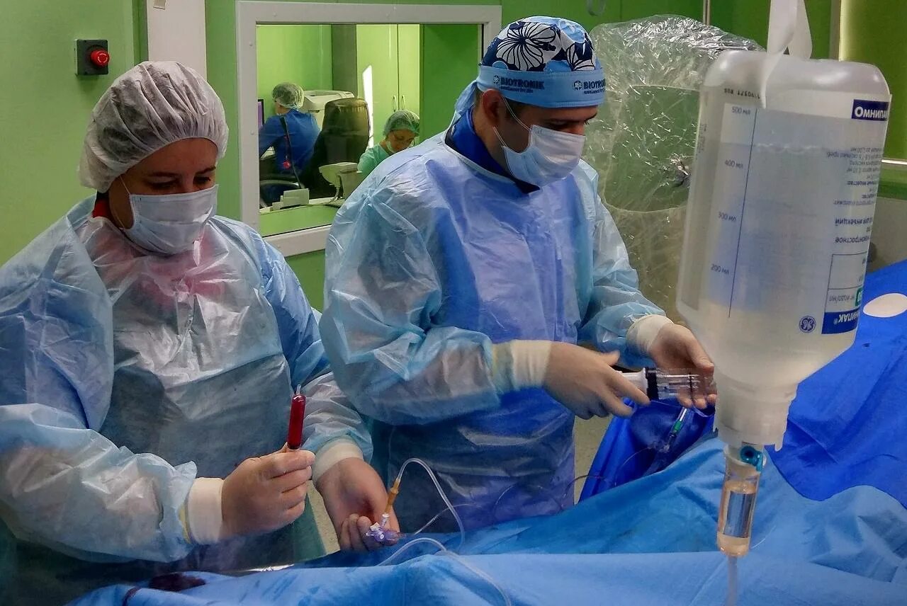 Пациент краснодарских хирургов. Хирург алексей моспанов. Владимир краснодар стоматолог хирург. Владимир сергеев краснодар. Владимир сергеев краснодар.