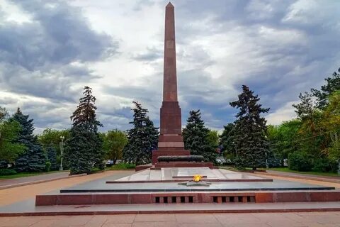 Площадь павших борцов 1