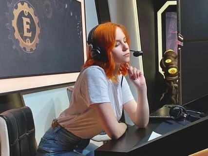 Тренерша по доте 2