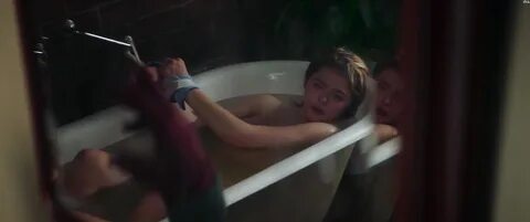 Also there is scene nip slip in which nipple is accidentally exposed. 