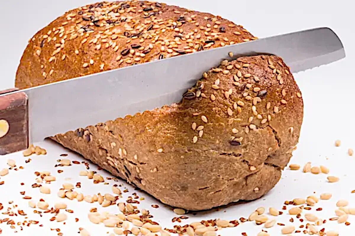 Отрезанный ломоть значение. Отрезанный кусок хлеба. отрезать ломтик хлеба. отрезанный кусок батона. маленький кусочек хлеба.