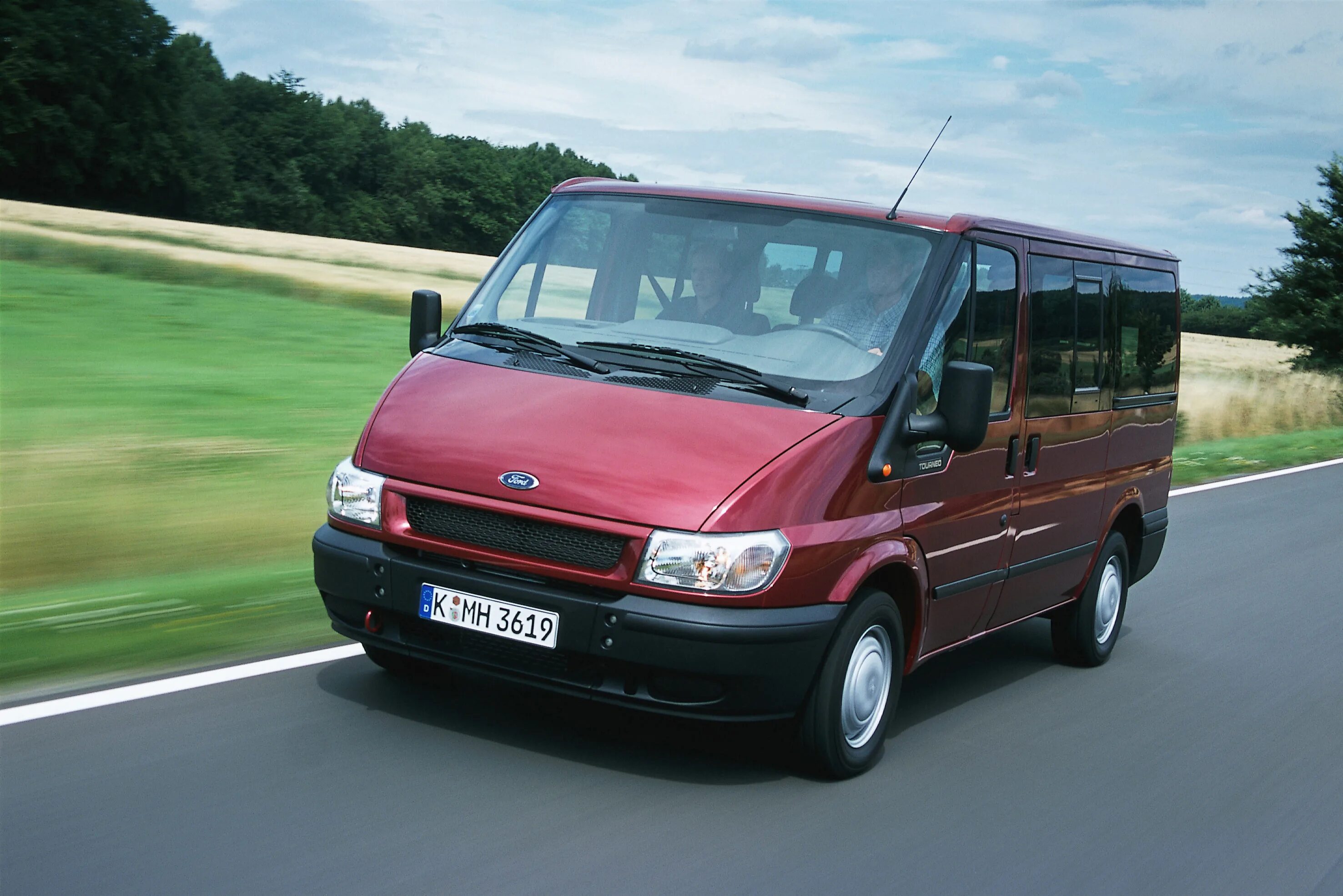 Форд транзит 1 купить. Ford Transit 2000. Ford Transit '2000–06. Форд Транзит минибус 2000. Ford Транзит 2000.