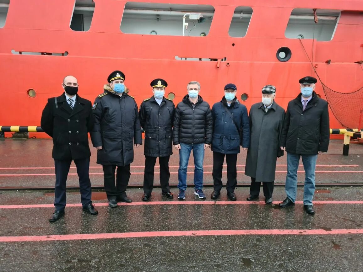 Маршрут экспедиции ф беллинсгаузена и м лазарева. Памятник крузенштерна в петербурге. Беринга. Экспедиций санкт петербург. Вызовы для лагеря.