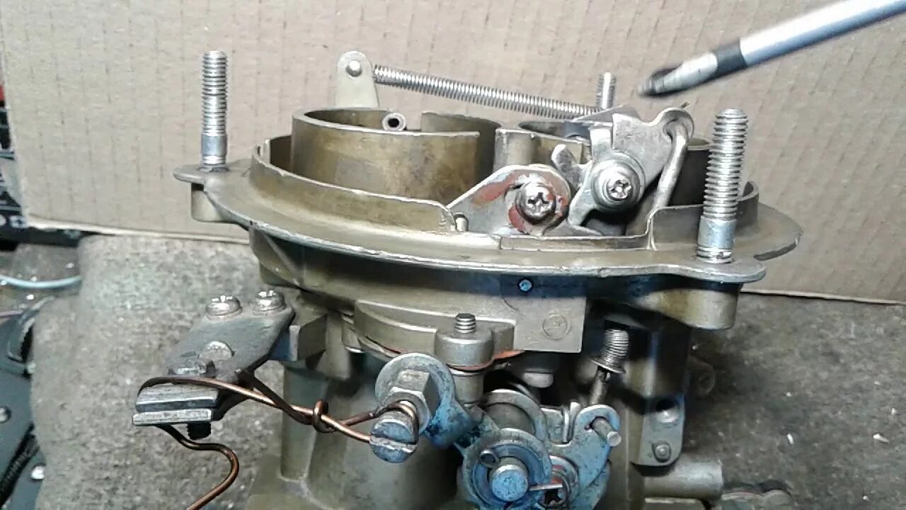 Регулировка к 151 газель. Карбюратор пекар к 151. карбюратор уаз буханка к 151. карбюратор к151 двухкамерный. эконостат карбюратора к 151.
