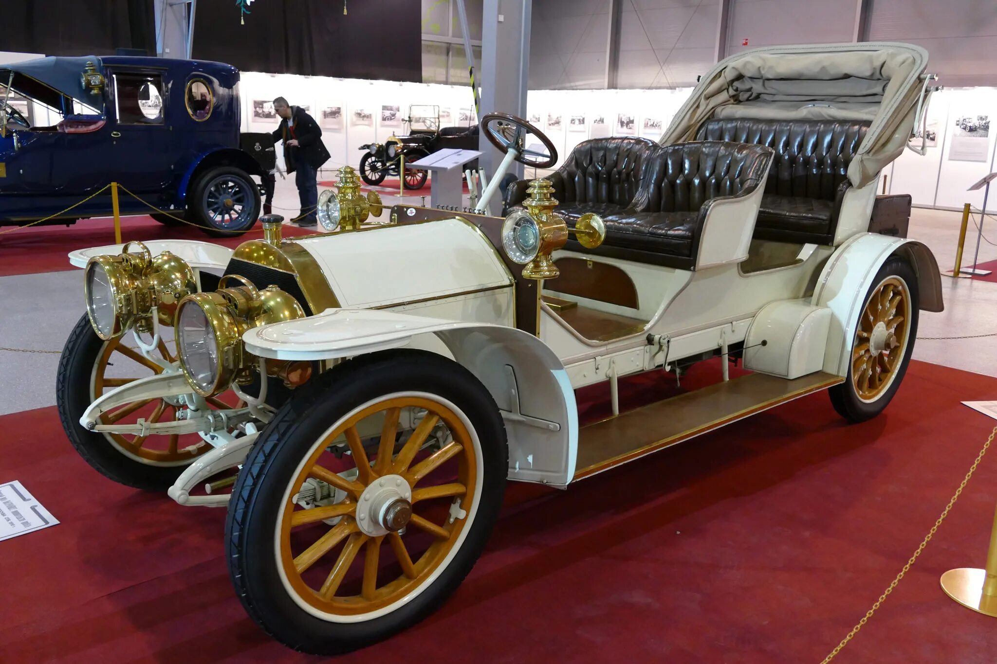 Выпущен первый в мире. Mercedes 35 PS 1901. Самый первый Мерседес 1901. Mercedes-35ps 1907. Mercedes Simplex 1902 40ps.