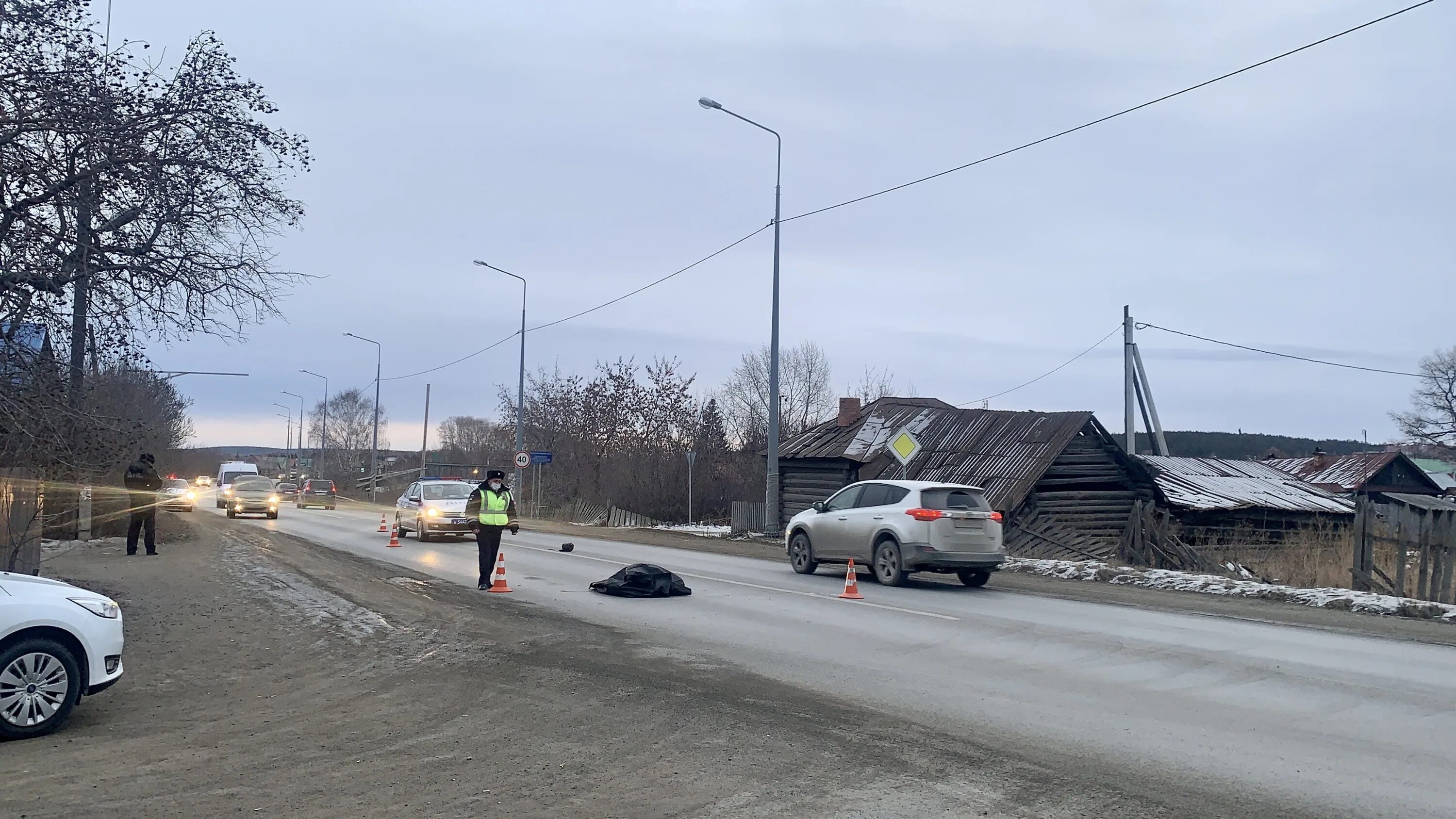 Камаз горно алтайск. Екатеринбург Горни шид авария. Горный щит авария 17.05.2022. ДТП горный щит сегодня.