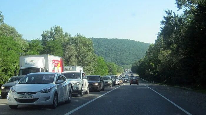 Пробка джубга сочи. Автодорога горячий ключ джубга. Пробки на м4 краснодар джубга. Пробки на м4 краснодар джубга. Пробки горячий ключ джубга.