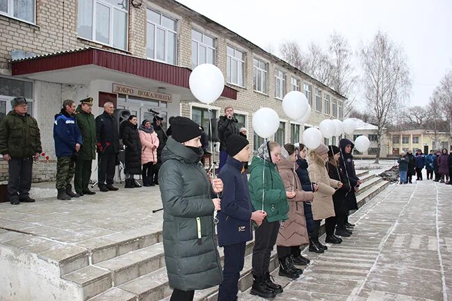 Поселок первомайский брянская область. Поселок первомайский брянская область. Поселок первомайский брянская область. Поселок первомайский брянская область. Кладбище в посёлке первомайский.