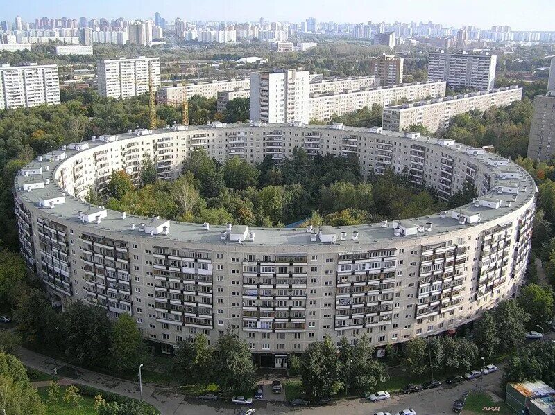 Самый большой дом в длину. Улица довженко москва круглый дом планировка. ул довженко 12к1. самый длинный дом в москве на варшавке. ницэвт варшавское шоссе 125.