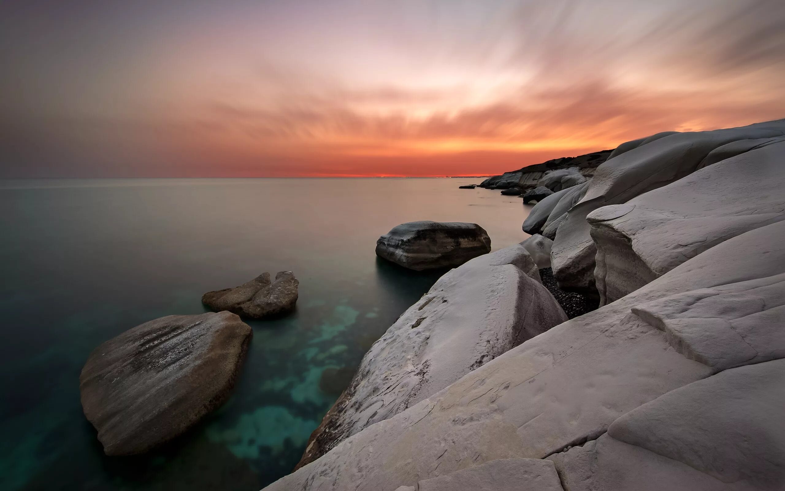 Побережье белого моря. Белое море карелия. Красивые скалы. Онежская губа. Вечер море камни.