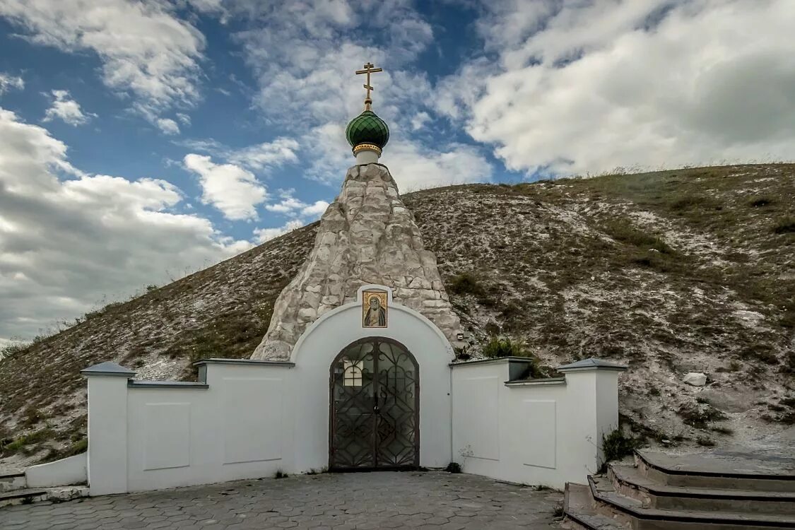 Костомаровский Спасский монастырь Воронежская область. Пещерный храм в Костомарово.