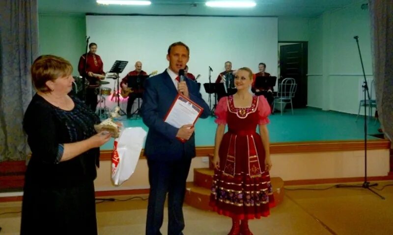 Шольская средняя школа белозерский район. Белозерская сош школа. Шольская средняя школа. Школа 2 белозерск. Шольская средняя школа 150 лет.