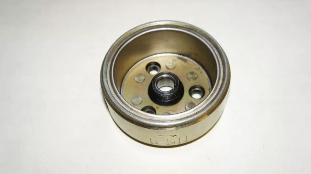 Ds050 08 ротор. Ротор генератора альфа 110 кубов. Генератор альфа 6 катушек. Ротор мопеда. Ротор мопеда.