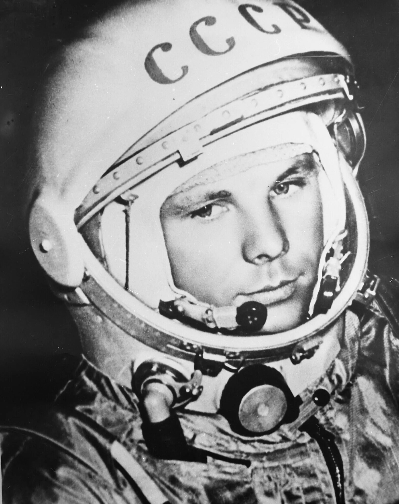 Фото гагарина ко дню космонавтики для детей. Портрет ю Гагарина.
