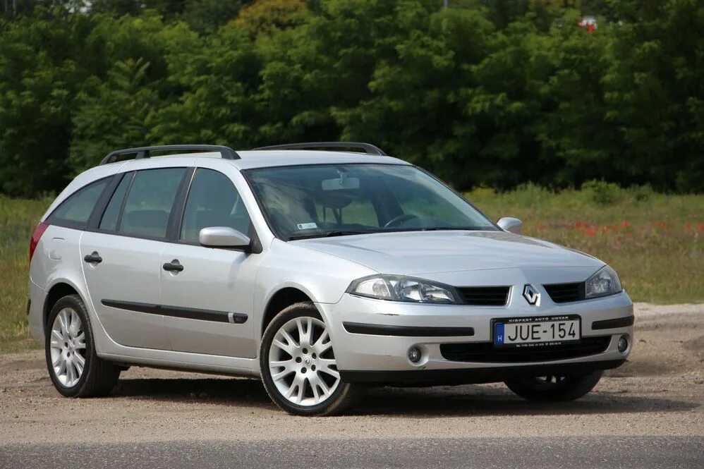 Renault laguna купить. Renault Laguna 2. Renault Laguna II 2001. Renault Laguna 2001. Renault Laguna 2004 универсал.