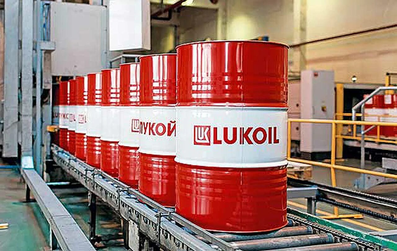 Турбинное масло Лукойл Торнадо т 46. Моторное масло м14в2 Лукойл. Бочка Lukoil. Лукойл лубрикантс.